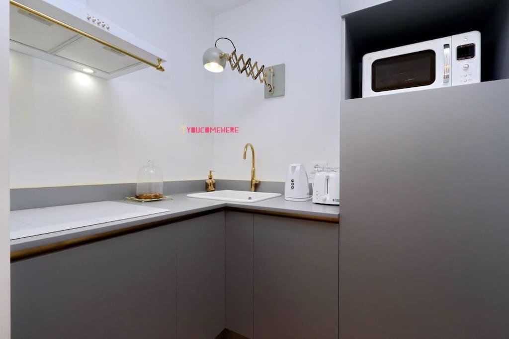 Ych-Renovated And Design Flat Close To The Center روما المظهر الخارجي الصورة